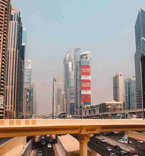 Acheter un appartement à Dubai : vue moderne d'une résidence haut de gamme avec architecture contemporaine