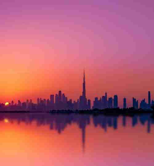 Vue aérienne de propriétés Naya à Dubaï, projet résidentiel moderne au cœur d'un quartier en plein essor.