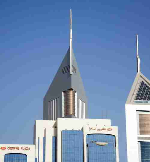 Vue aérienne du centre-ville de Dubaï, immeubles modernes et opportunités d'investissement immobilier