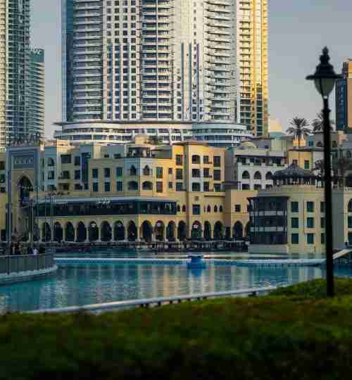 Gratte-ciels luxueux de Dubaï par Emaar et Damac, promoteurs immobiliers fiables au cœur du quartier d'affaires