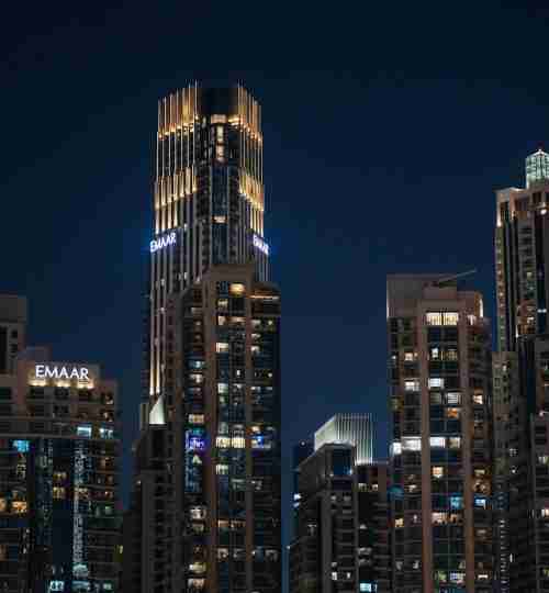 Skyline de Dubaï avec immeubles modernes, guide fiscalité immobilière pour acheteurs étrangers — Photo Usman Yousaf