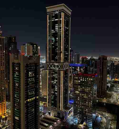 Maquette architecturale d'un projet immobilier sur plan à Dubaï, vue aérienne de gratte-ciels modernes en construction