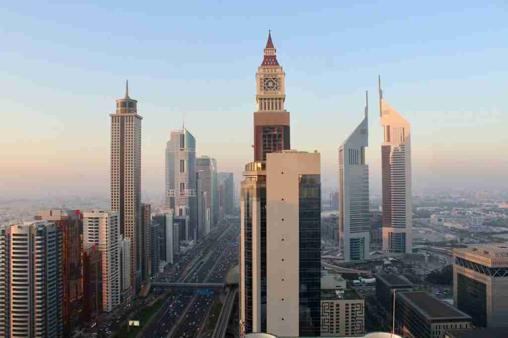 Appartement moderne clé en main à Dubaï avec vue sur les gratte-ciels, investissement immobilier premium — Omar Bakri/Unsplas